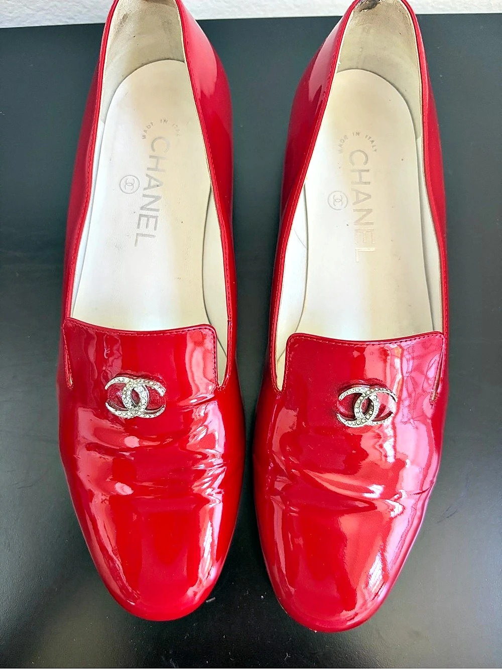 Chanel Patent Logo loafers in Red